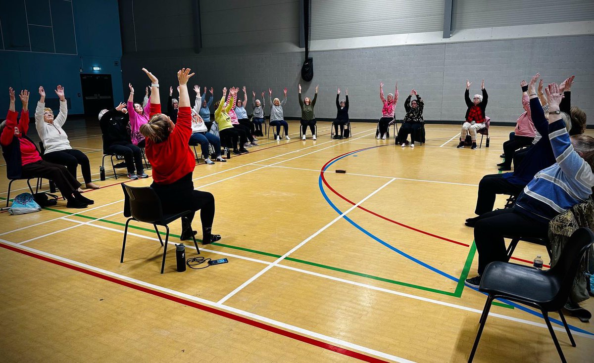 Grateful for @MrsEmmaDalton guiding our #ChairBasedYoga in @anfield_sports.

Peace restored 🧘‍♀️❤️

#LFCFamily #YNWA #WednesdayMotivation