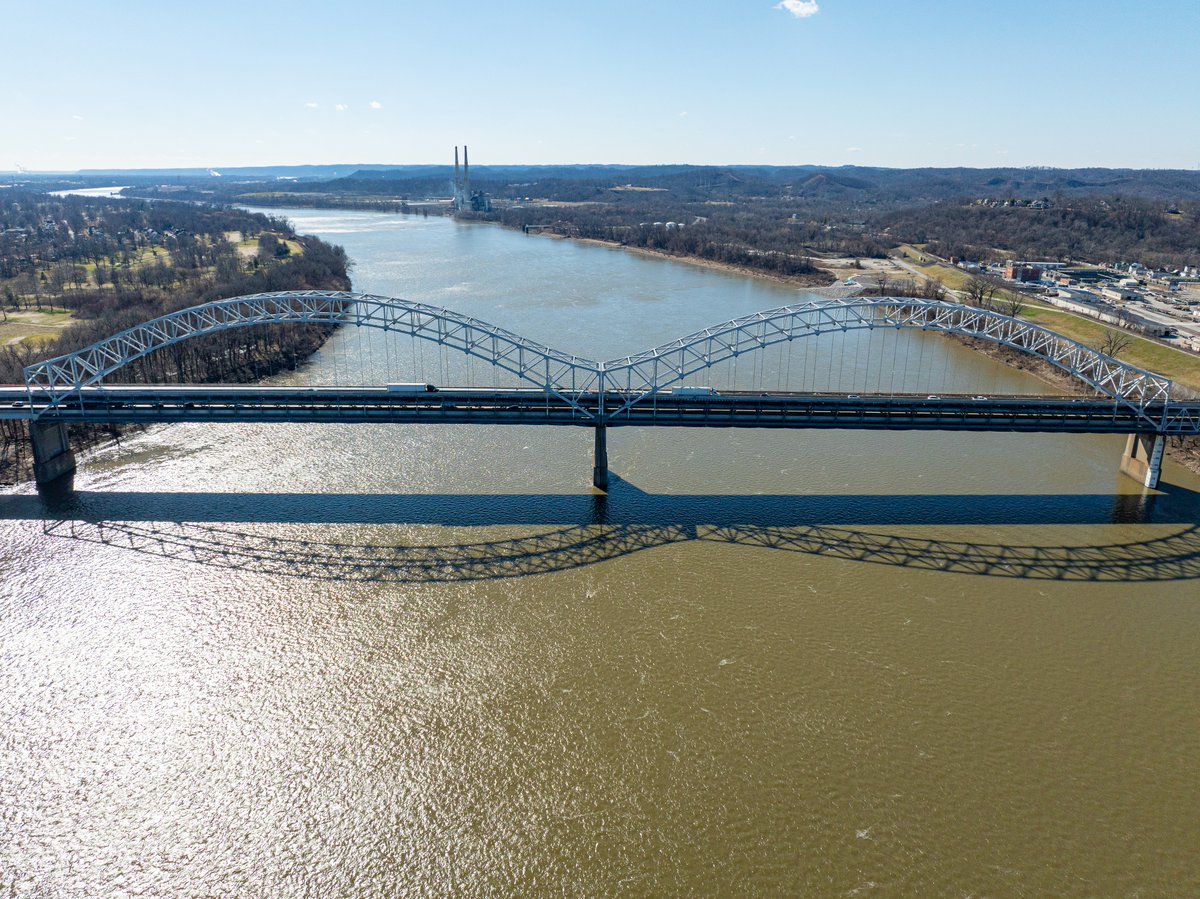 The I-64 Sherman Minton Bridge reopened to traffic earlier this morning after crews completed repairs and final inspections of the lateral floor beams under the top deck of the bridge. Read the project team's latest update: bit.ly/3TiomWB @INDOTSoutheast @KYTCDistrict5