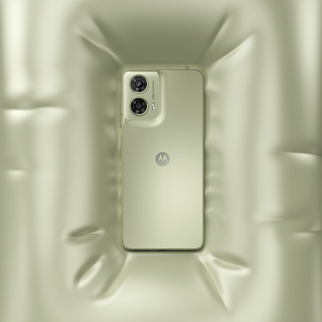 Accepting compliments for the slim and stylish moto g24 in Ice Green 💚. Learn more: bit.ly/3P5VMX3