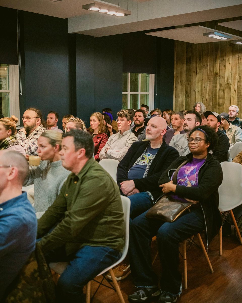 DesignSwansea's tweet photo. Thank you to everyone who joined us last week. We had an amazing turnout at Design Swansea: Cropped with many inspirational speakers showcasing their creative work.

A special thank you to @GowerCollegeSwa for sponsoring the event and to our fantastic volunteers. https://t.co/9lSv5ibccN