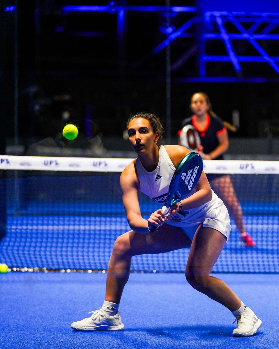 Rematalabola's tweet image. 💣Todo el mundo está hablando de las nuevas parejas, pero yo os vengo a hablar de @lorerufoo03 💣

🥒Me encuentro en el UPT Leganés🥒

🔥Técnicamente, en sus golpes es muy buena y así en todos los aspectos de su juego como la lectura🔥

🤝Un gran futuro le aguarda🤝