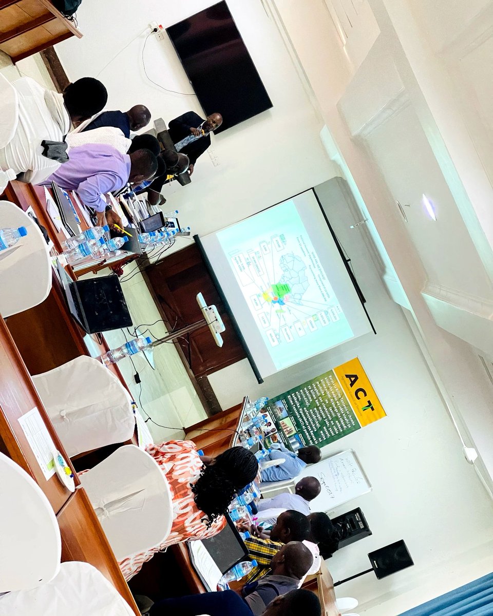 leonard_masai's tweet photo. Attending "Workshop  programme for validating the study  on Climate Smart Agriculture (CSA). Where logic inputs was used as contribution (s) for document preparation. This document will be used 4 finance agricultural value chain, among SADC Countries. 

#Climate
#Finance 
#CSA https://t.co/2QyVF9F1E6
