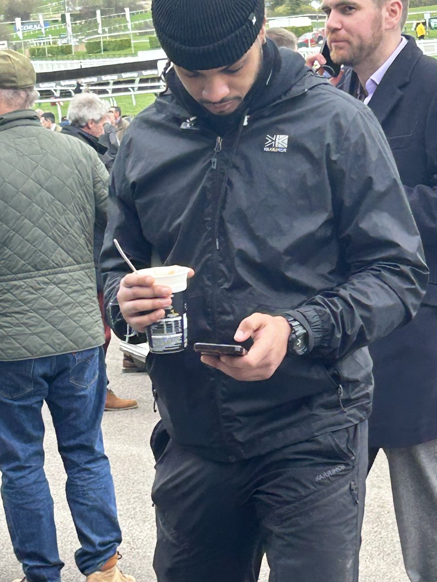 jackw2870's tweet photo. Cheltneham races down the pot https://t.co/HIHQpXTo6X