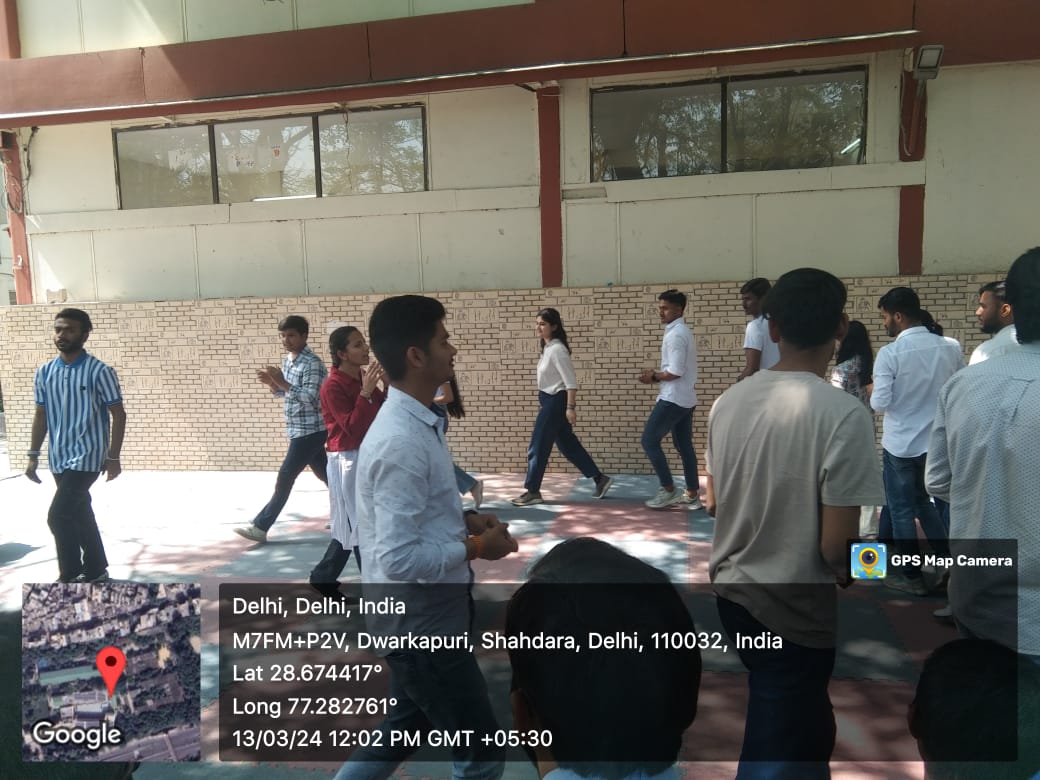 college_slc's tweet image. 🎭 SLC NSS raised awareness on #NoSmokingDay with a powerful skit: &apos;Either quit smoking or die young.&apos; Thanks to all who joined us at the Amphitheatre today! Let&apos;s keep spreading the message. #SayNoToSmoking #HealthAwareness 💪