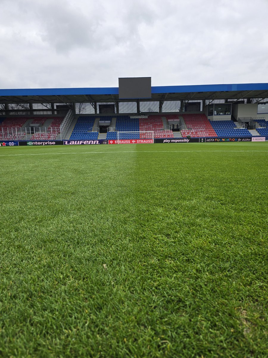 Live from Plzen ⚽📍

Rdv demain 18h45 pour le 8e de finale Plzen-SFC en direct sur <a href="/blueSport_fr/">blue Sport FR</a> 📺🎙️ On se réjouit !!!