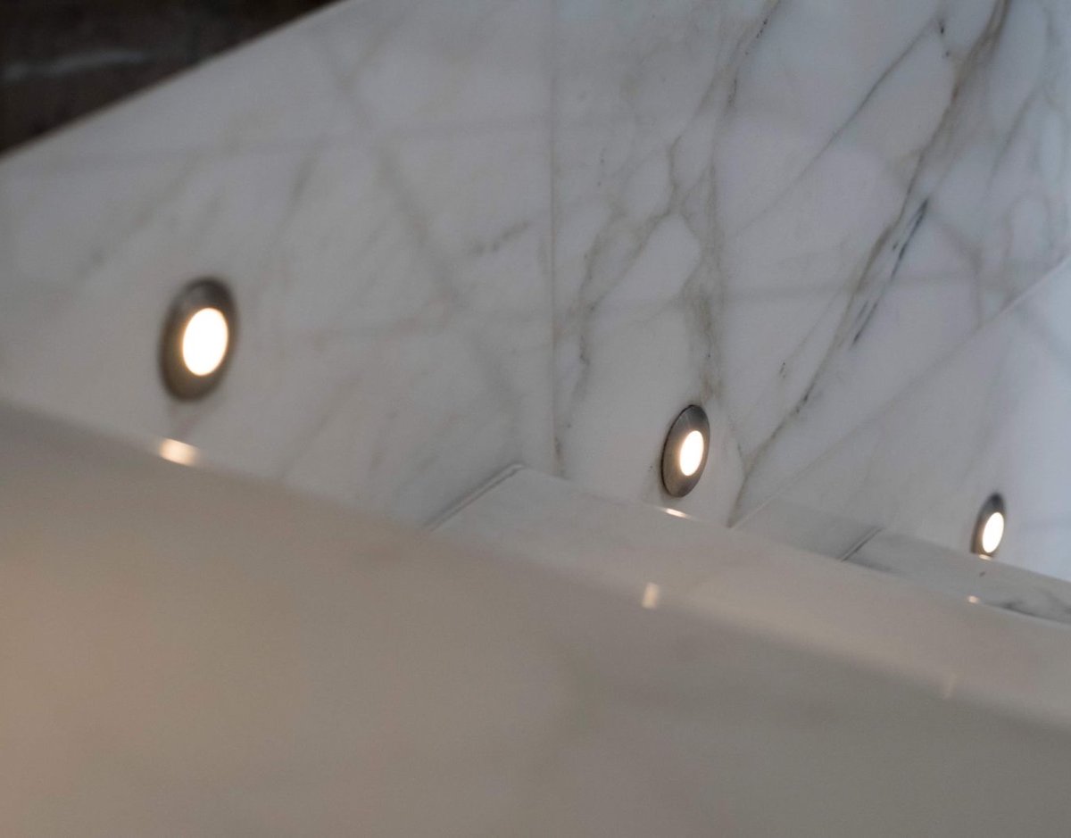 CleverAssoc's tweet image. Our client was often up during the night, so we designed and installed clever lighting pathways so that they could easily and safely make their way around the house, without waking up the entire family.

#lightingdesign #lutron #lightingcontrol