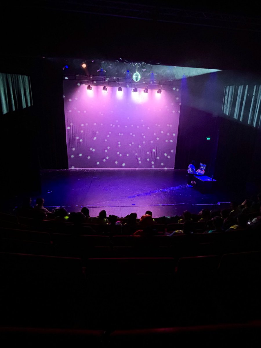 Ella Murdoch tweet media