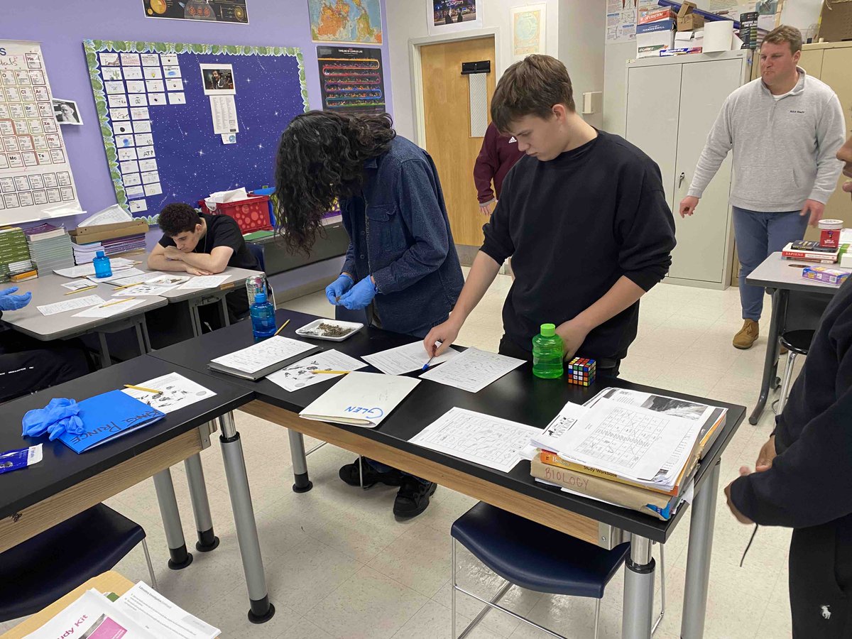 You learn something new every day! Students in Mr. G’s class @RAchieveAcademy are dissecting and examining the contents of owl pellets this morning to determine what they are eating 🤯 #MOESC
