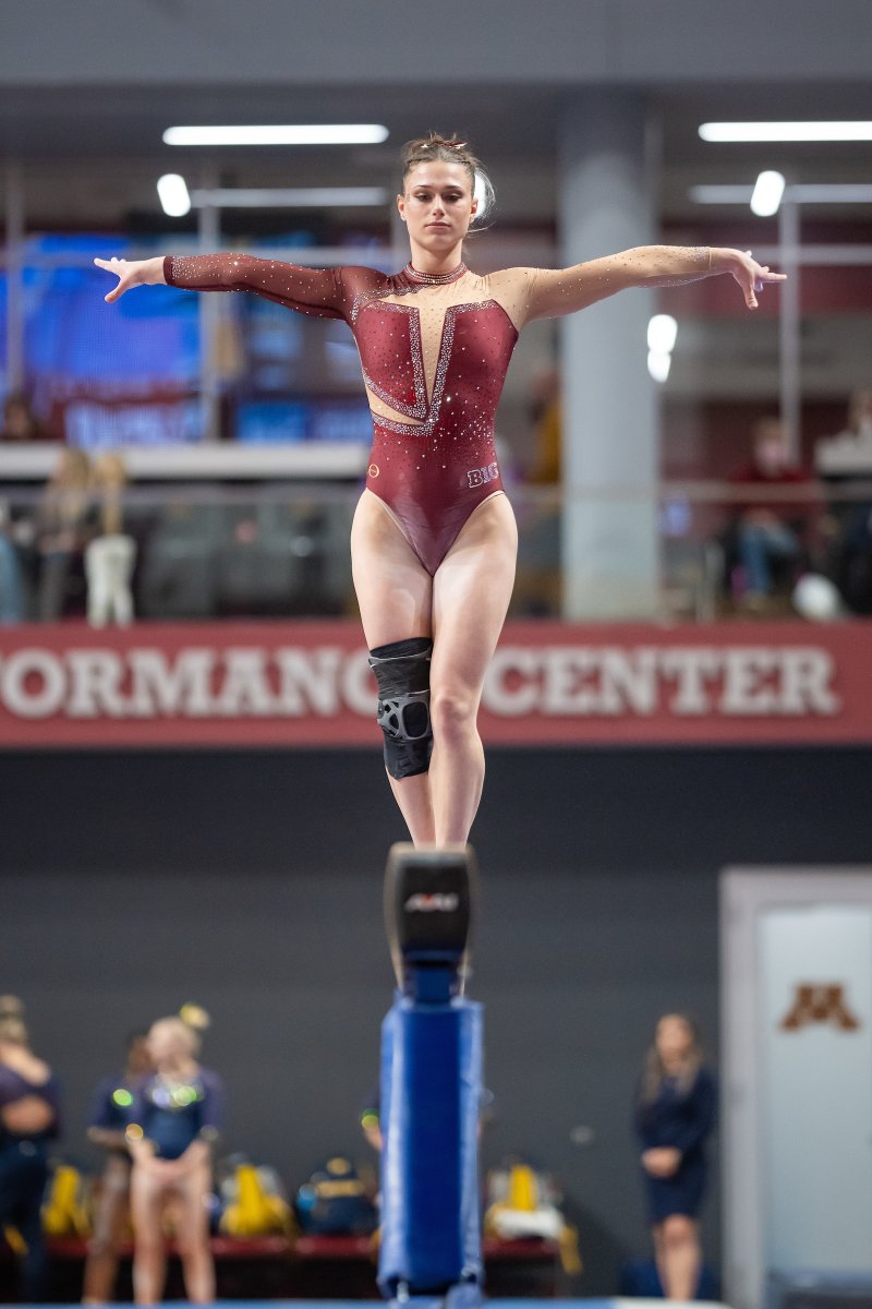 𝓢𝓮𝓷𝓲𝓸𝓻 𝓦𝓮𝓮𝓴

A senior out of Buffalo, Minn., Katie Horak has shown tremendous resilience throughout her college career.

The Big Ten Distinguished Scholar and WCGA Academic All-American has persevered through injury, including a dislocated knee that ended her 2023