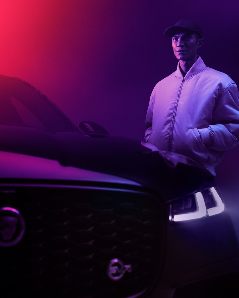 LandRoverWauk's tweet image. Signature Double J Blade Headlights.
F-PACE SVR. #Jaguar #FPACE #JaguarFPACE