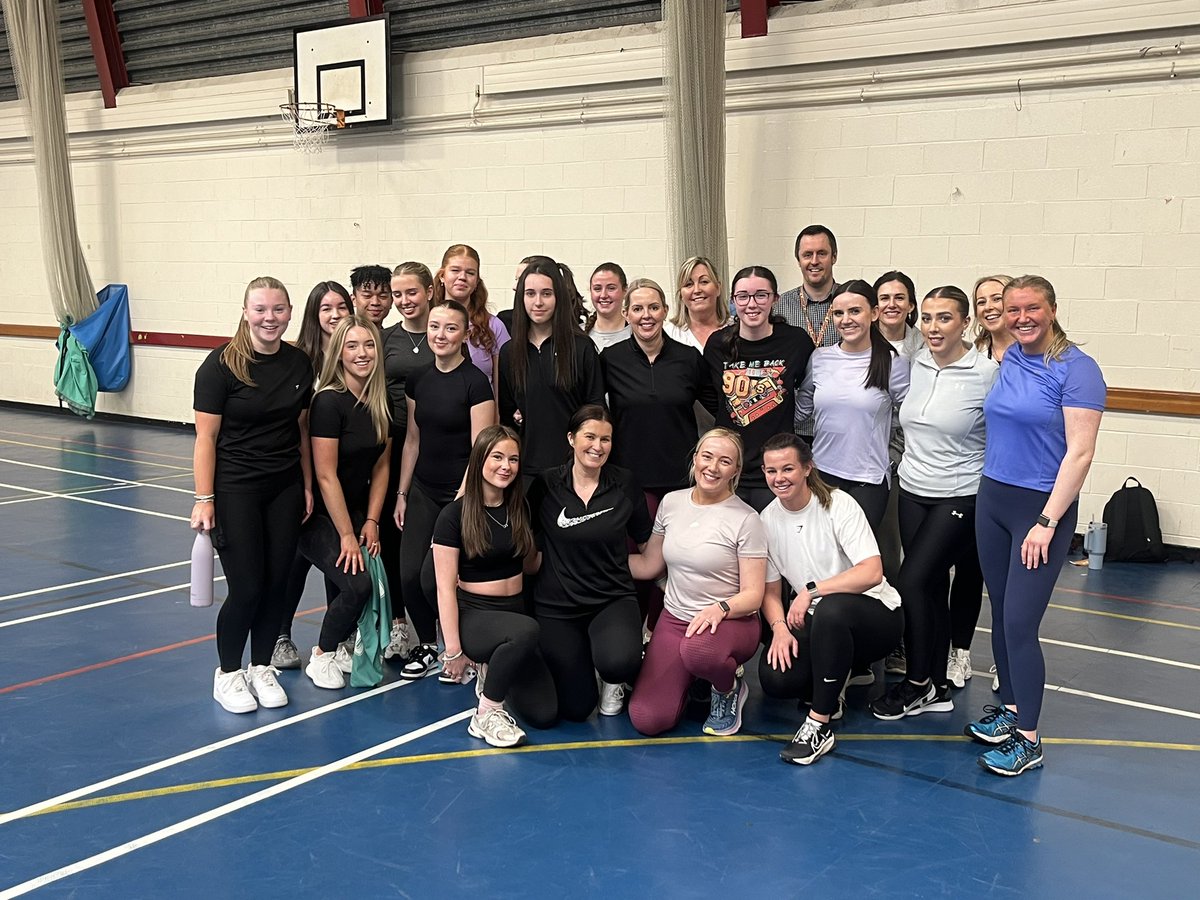 NLASC_Lauren's tweet photo. Staff vs Pupil netball @TaylorHS1982 

Outstanding effort from all staff and pupils today with ANOTHER win going to the staff🏆🏆🏆

A brilliant result of 13-8 and we have retained the title for another year.

Thanks to all for coming to support 👏🏻

@NLActiveSchools https://t.co/0CtLADDre8