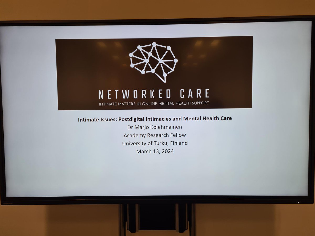 CovUni_CPC's tweet photo. Absolutely fantastic talk from @MarjoKolehmain on (post)digital intimacies, digitally mediated mental health and the range of 'entanglements' in this space.

Thanks so much for visiting us in CPC this week, Marjo!😀

@CovUniResearch https://t.co/7S18r520t9