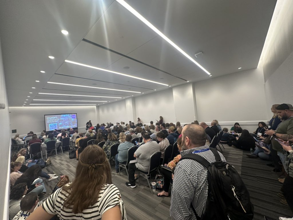 Standing room only for my first @kystetech session of the day