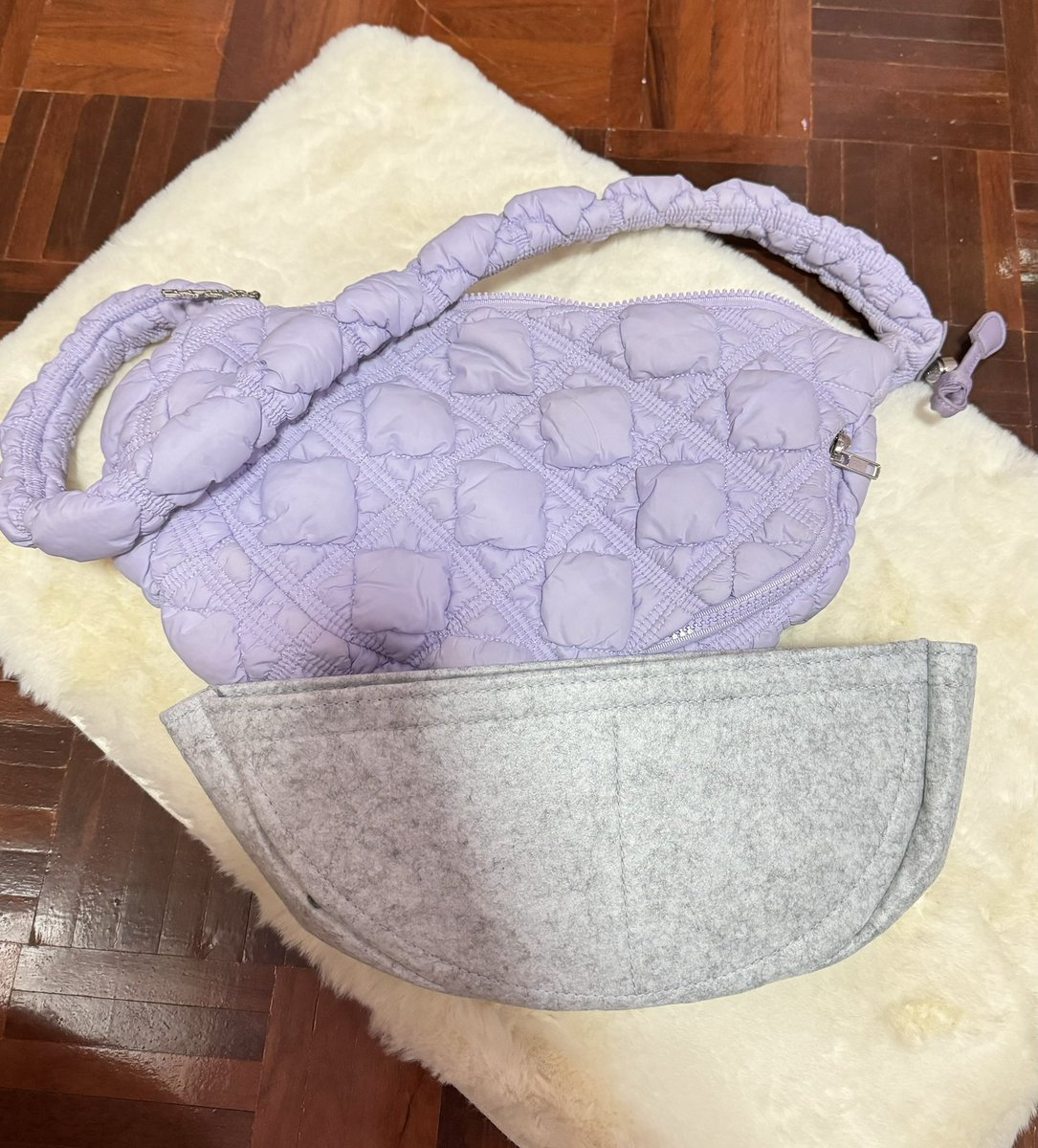 mmmsg__'s tweet photo. ส่งต่อกระเป๋า Carlyn cozy 
สี Pastel lilac 💜✨

1900 บาท แถมที่ใส่ดันทรง

#ส่งต่อcarlyn #ส่งต่อกระเป๋า https://t.co/Nhbr0CKTo7