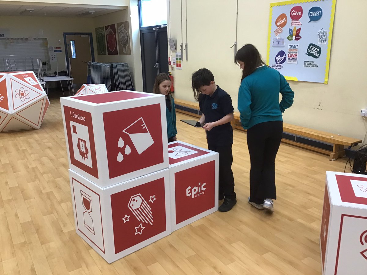 What an experience Team Calder have had this week with Warren from York St John university. We used augmented reality to learn about climate change! <a href="/mrsdpriscience/">Emma Davies</a> <a href="/MrReevesKemp/">Mr R-K</a> <a href="/eboractrust/">Ebor Academy Trust</a> <a href="/VitalYork/">Vital York Limited</a>