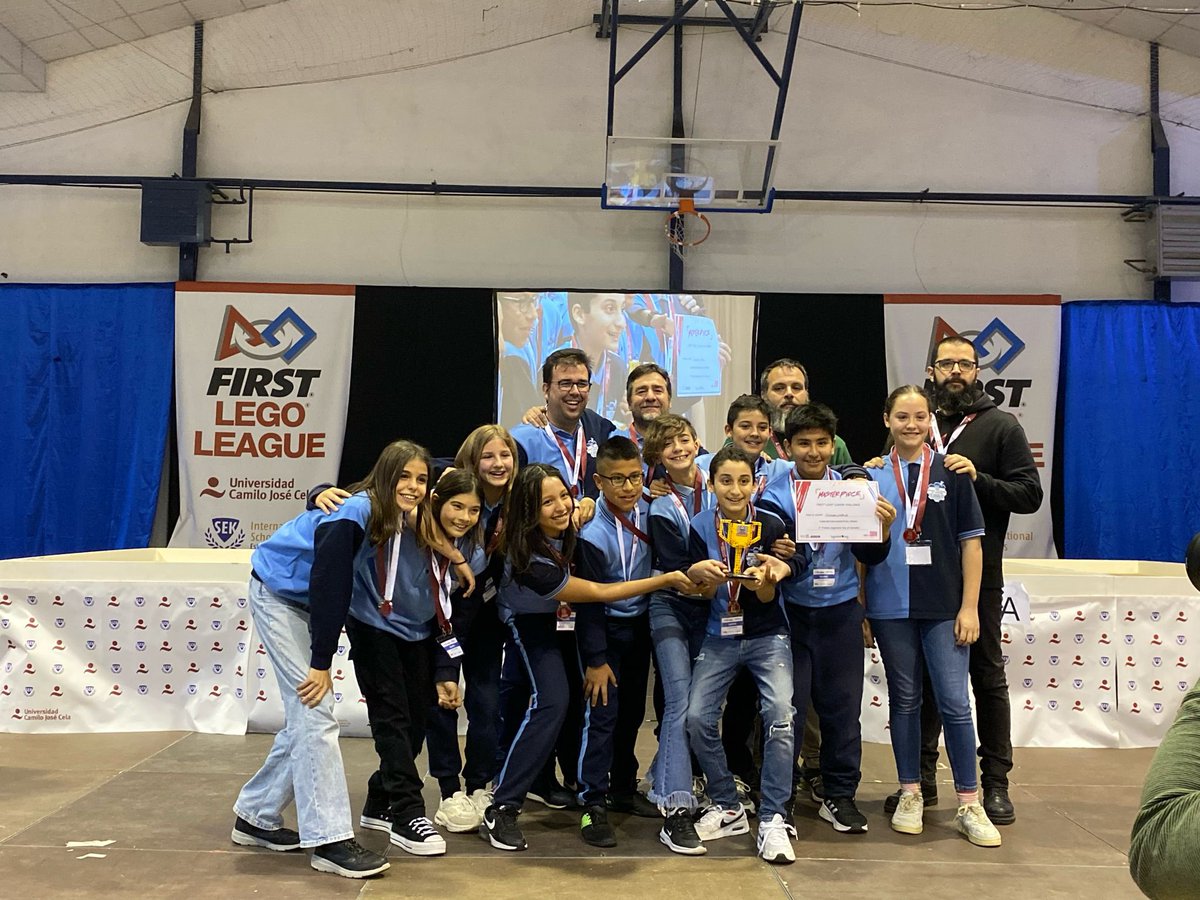 ampacolegfc's tweet photo. Quedan 3 días para que el colegio @ceipgonzalo represente a Madrid en la final nacional de la #FLLChallenge en Alicante y aún puedes patrocinarles como empresa como ya lo han hecho @musicalserra, @4lifeactividades, @indracompany y @prodelsa. ¿A qué estás esperando? 😊 https://t.co/37baotnuJX