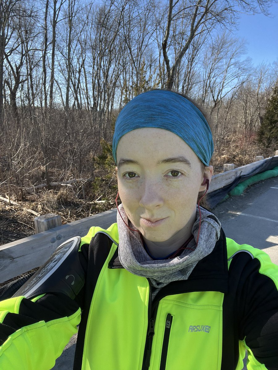 .5 mile run, 2.86 mile walk & upper body workout. Waiting for it to be above freezing to go outside for a run. “With a new day comes new strength & new thoughts.”- Eleanor Roosevelt #adaptiveathlete #EssentialTremor #Wednesday #workout #fitlife #roadback
