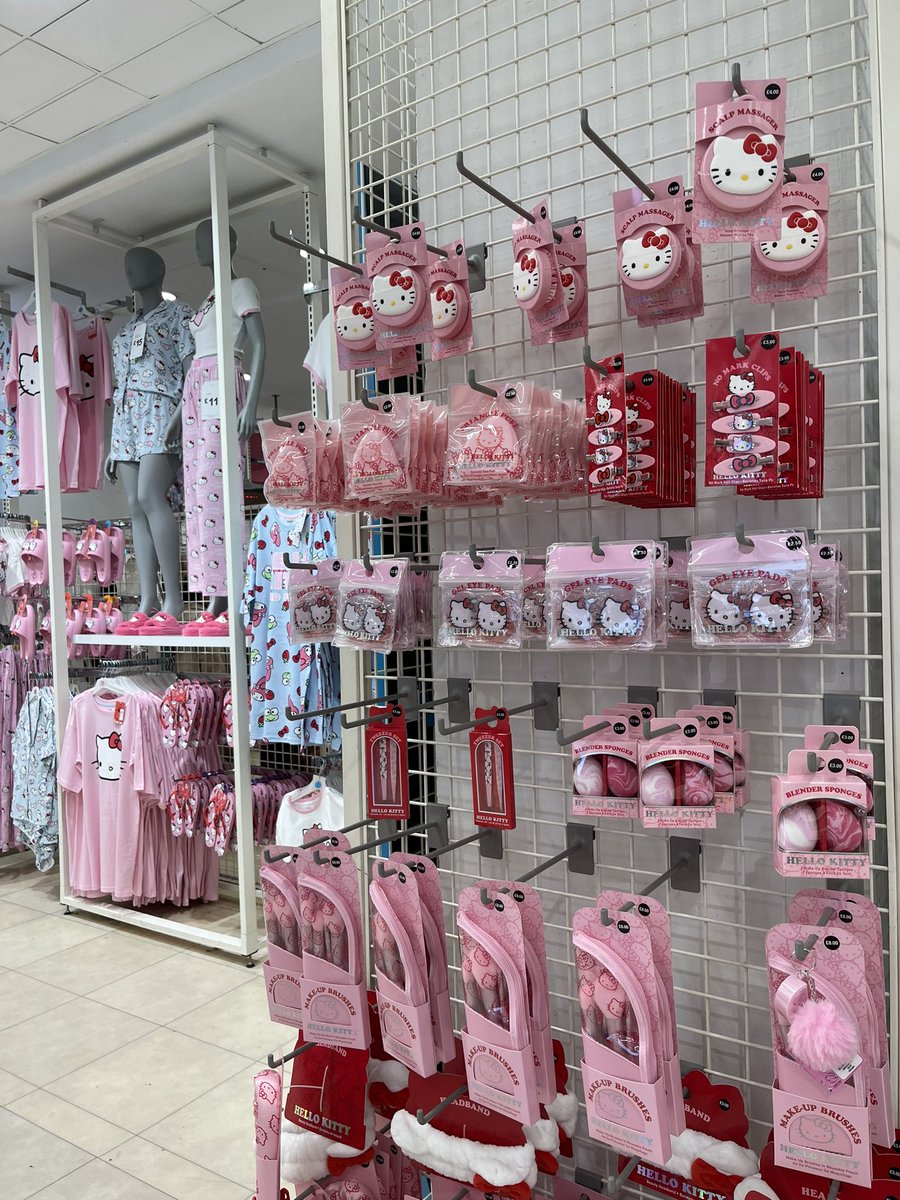 guys :( i came here to look for the hello kitty mug and it wasnt there
