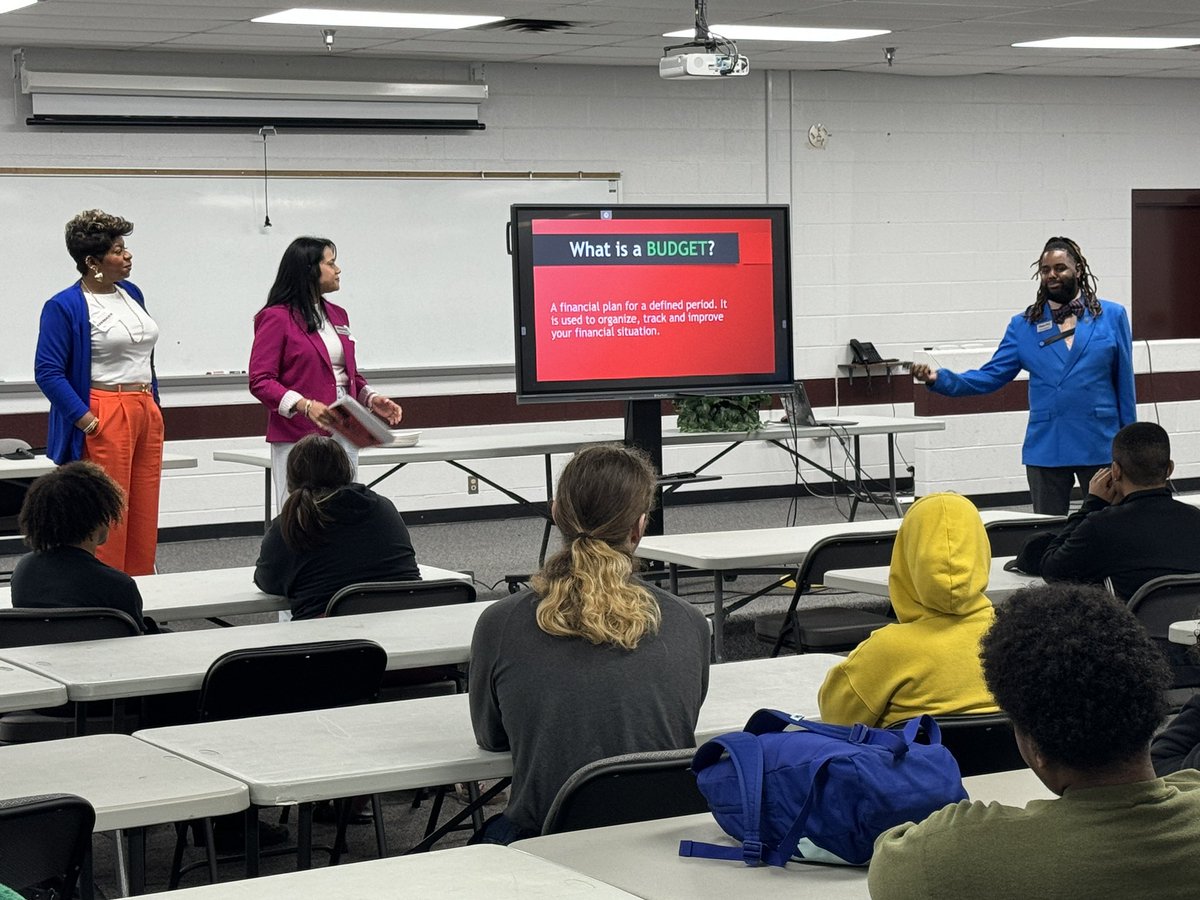 Shoutout to this amazing team at Class Act Federal Credit Union for providing financial literacy support to our Personal Finance classes! ⚡️💵