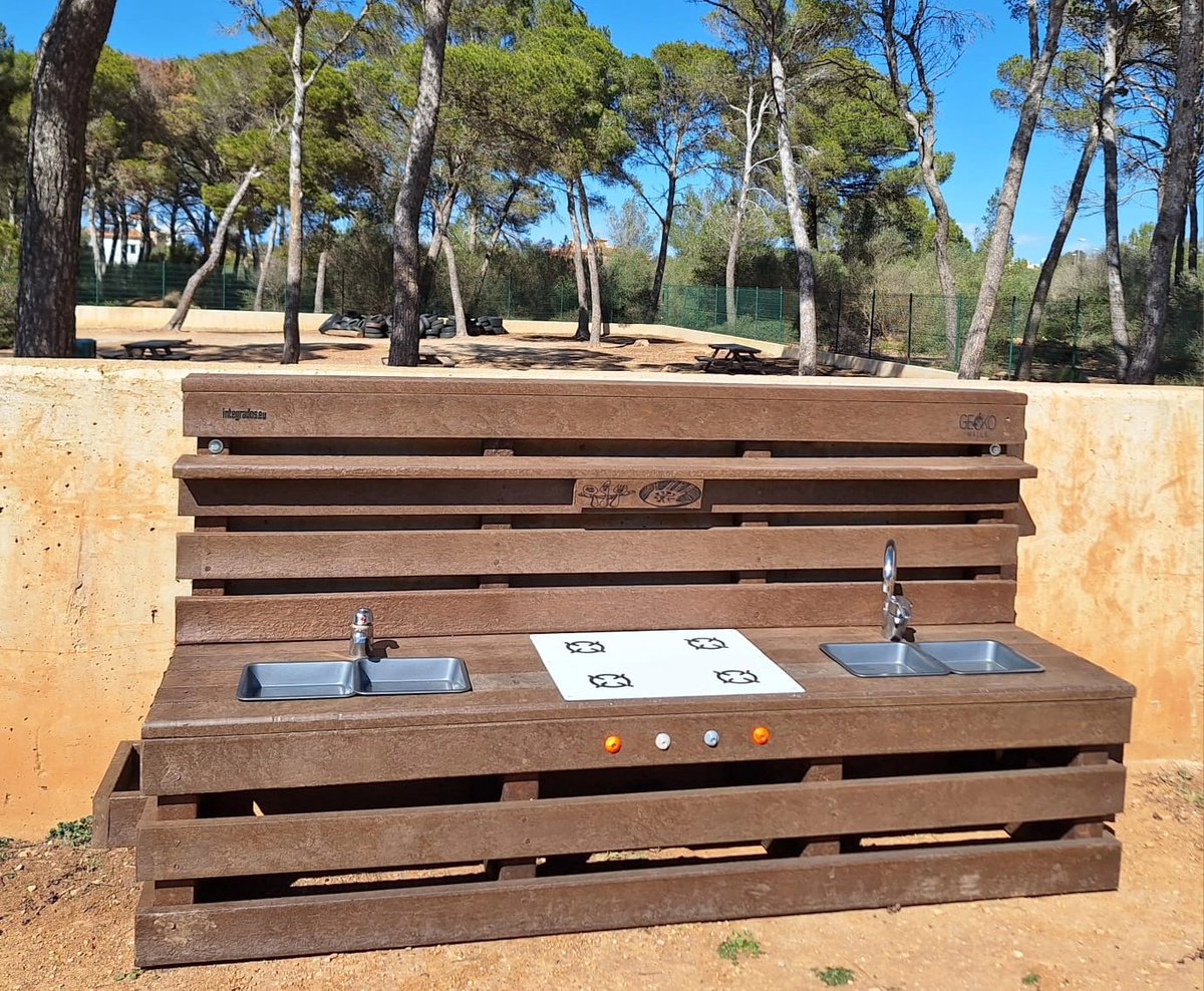GeckoWalls's tweet photo. Preparaos @Dabizdiverxo @JordiCruzMas @karguinano @albertochicote @QiqeDacosta @chefjoseandres que se os viene competencia con los futuros xefs que estamos preparando con nuestras cocinitas sostenibles realizadas en plástico 100% reciclado!!

😊👩‍🍳👨‍🍳🏫🤸‍♂️ https://t.co/K20JVlLYYr