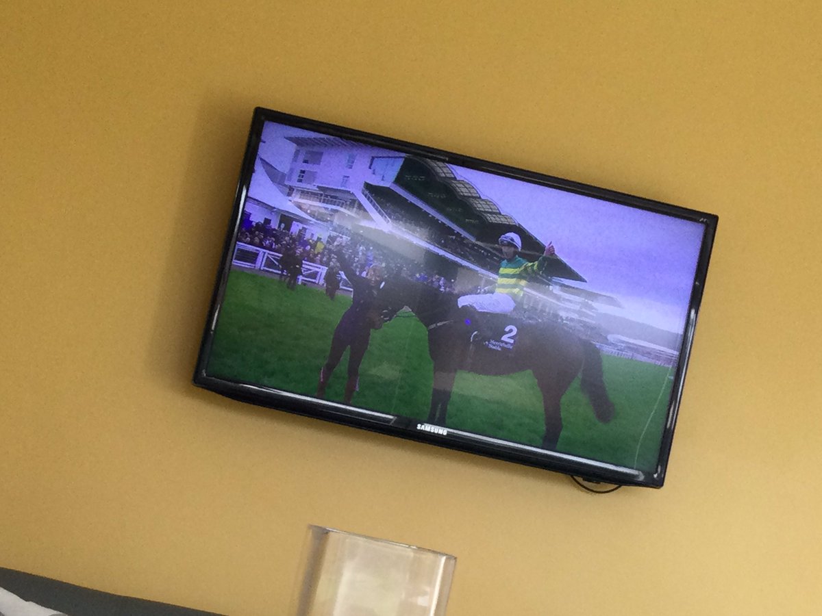 Congratulations <a href="/eds_outdoors/">Ed Fenwicke-Clennell</a> proud family moment.
#facttofile
#wonatacanter
#CheltenhamFestival2024