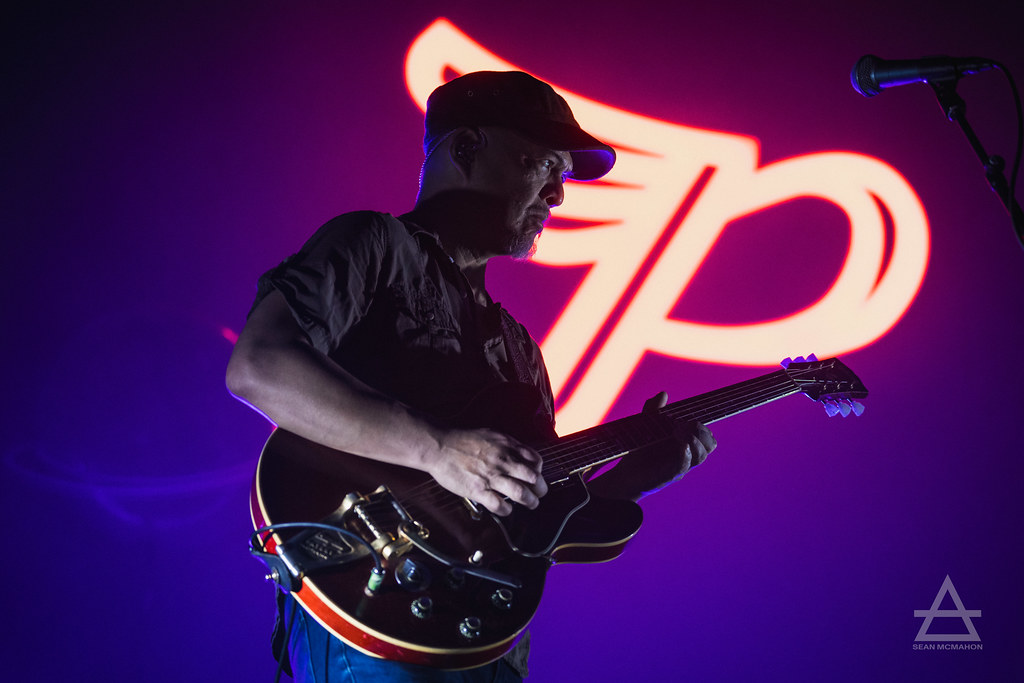 The Thin Air (@thethinair) on Twitter photo "There’s just something in the band’s more hallucinatory hybrid of surf and space rock that mines that little bit deeper."
@brianconey reviews an all-timer from <a href="/PIXIES/">PIXIES</a> performing Bossanova & Trompe le Monde <a href="/3olympiatheatre/">3Olympia Theatre</a>. Photos by <a href="/seandotcomm/">seandotcomm</a>
thethinair.net/2024/03/pixies… "There’s just something in the band’s more hallucinatory hybrid of surf and space rock that mines that little bit deeper."
@brianconey reviews an all-timer from <a href="/PIXIES/">PIXIES</a> performing Bossanova & Trompe le Monde <a href="/3olympiatheatre/">3Olympia Theatre</a>. Photos by <a href="/seandotcomm/">seandotcomm</a>
thethinair.net/2024/03/pixies…