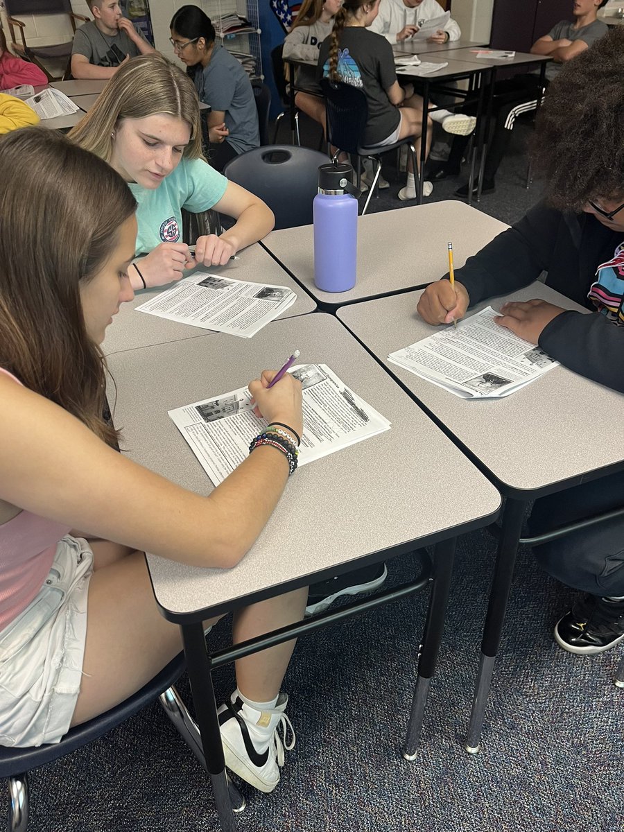 MrsGoeglein's tweet image. Thank you @CoachTChambers and @KacyStuber for your “high yield” @lnhsavid strategies! We combined the “marking the text” and “world cafe” strategies in today’s lesson and it made a complicated text more engaging and meaningful!