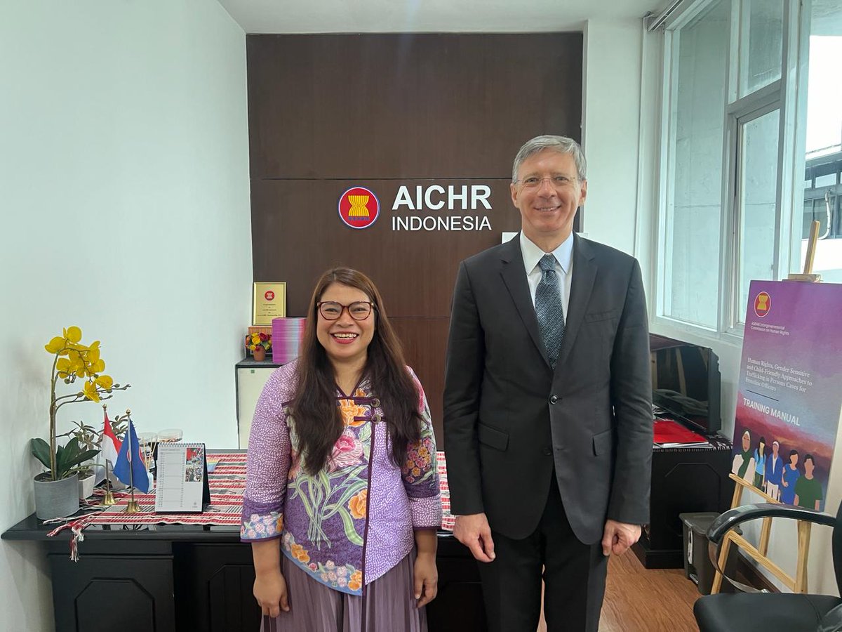 Russian Mission to ASEAN (@aseanrussia) on Twitter photo On March 13, Russian Ambassador to ASEAN H.E. Mr. Evgeny Zagaynov 🇷🇺 had a meeting with H.E. Ms. Yuyun Wahyuningrum of <a href="/AICHRIndonesia/">AICHR Indonesia</a> 🇮🇩. We are grateful to Ms. Wahyuningrum for the detailed account of the AICHR, it’s work and priorities. On March 13, Russian Ambassador to ASEAN H.E. Mr. Evgeny Zagaynov 🇷🇺 had a meeting with H.E. Ms. Yuyun Wahyuningrum of <a href="/AICHRIndonesia/">AICHR Indonesia</a> 🇮🇩. We are grateful to Ms. Wahyuningrum for the detailed account of the AICHR, it’s work and priorities.