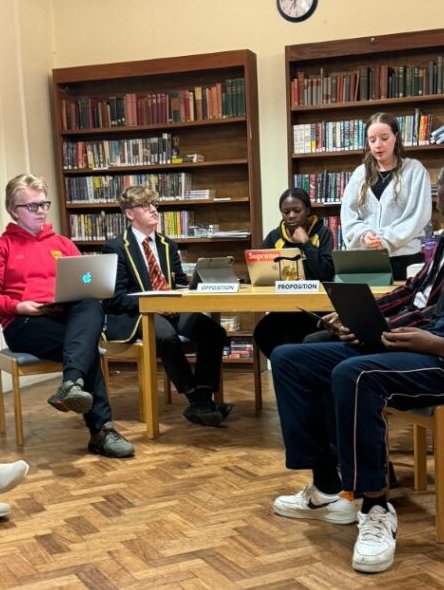 oratoryschool's tweet photo. This week's Adelphi Society motion was 'This House believes that it is time for Britain to abolish its Monarchy'. A highly interesting debate! #OratoryDebating #OratoryConfidence https://t.co/8jxjNpm0hK
