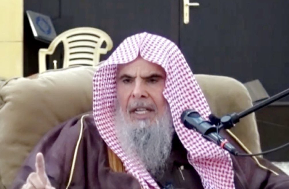 Mansour_al_gosn's tweet photo. غفر الله للشيخ #عبدالله_القصير ، وشمله بعفوه وأسكنه جنته ورفع درجته في المهديين وأخلفه في عقبه في الغابرين وغفر لنا وله يا رب العالمين وافسح له في قبره ونور له فيه..

وأحسن اللهم عزاء الأمة في فقد علمائها، واخلف عليها خيرا.. https://t.co/1J1qQJWFPJ