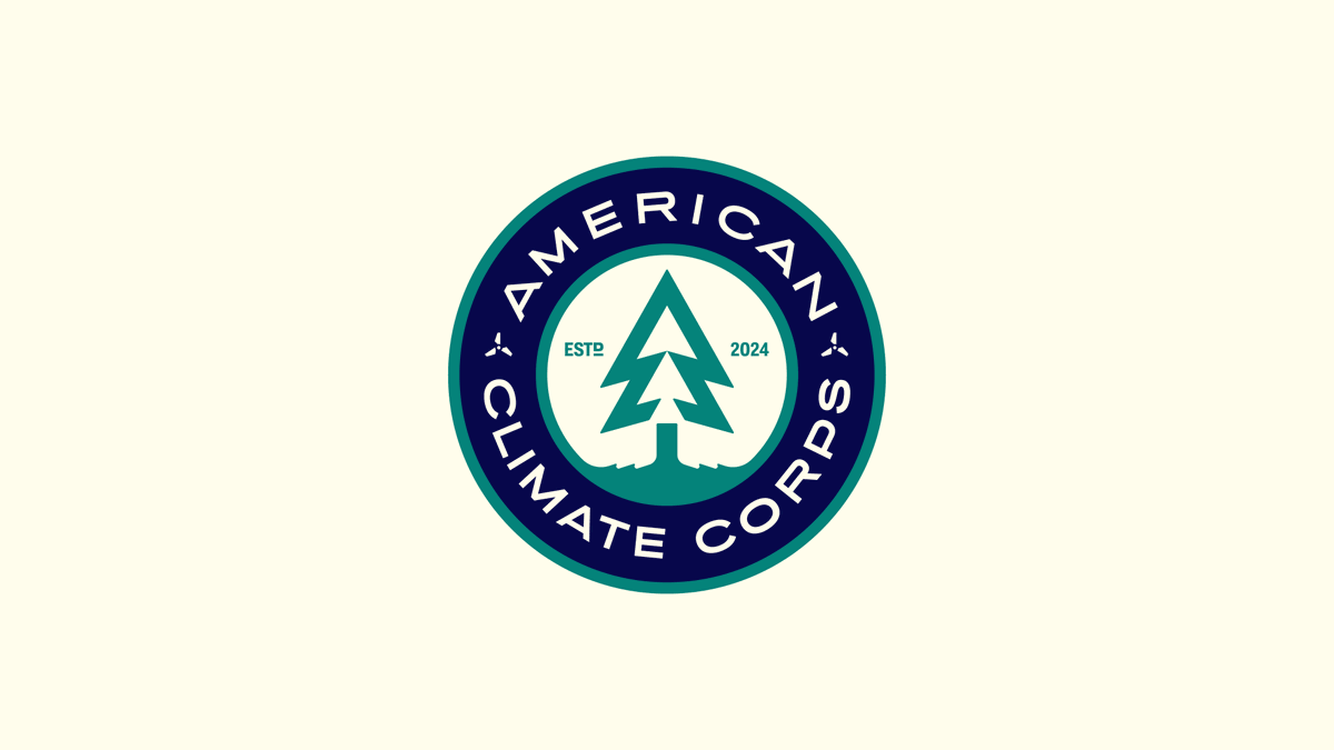In partnership with the @WhiteHouse, @AmeriCorps is excited to reveal the new #AmericanClimateCorps logo! 👇 @POTUS' new initiative will address #ClimateChange while creating career pathways. Opportunities open next month! Read more: grist.org/politics/jobs-…