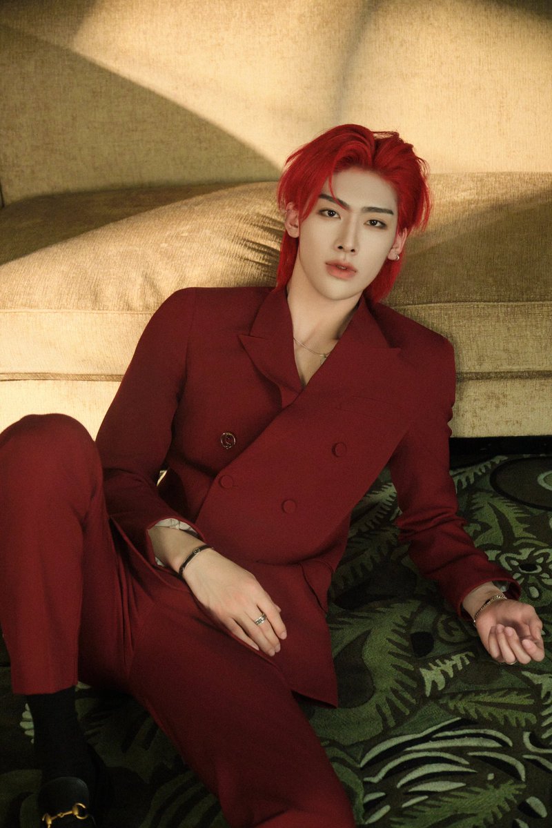 kittycatrui's tweet photo. @gucci ricky looks amazing ❤️ 
#RickyXGucci #RickyXGucciAncora
#RICKY #리키 #沈泉锐
@ZB1_official @gucci https://t.co/rEiOim7FhU