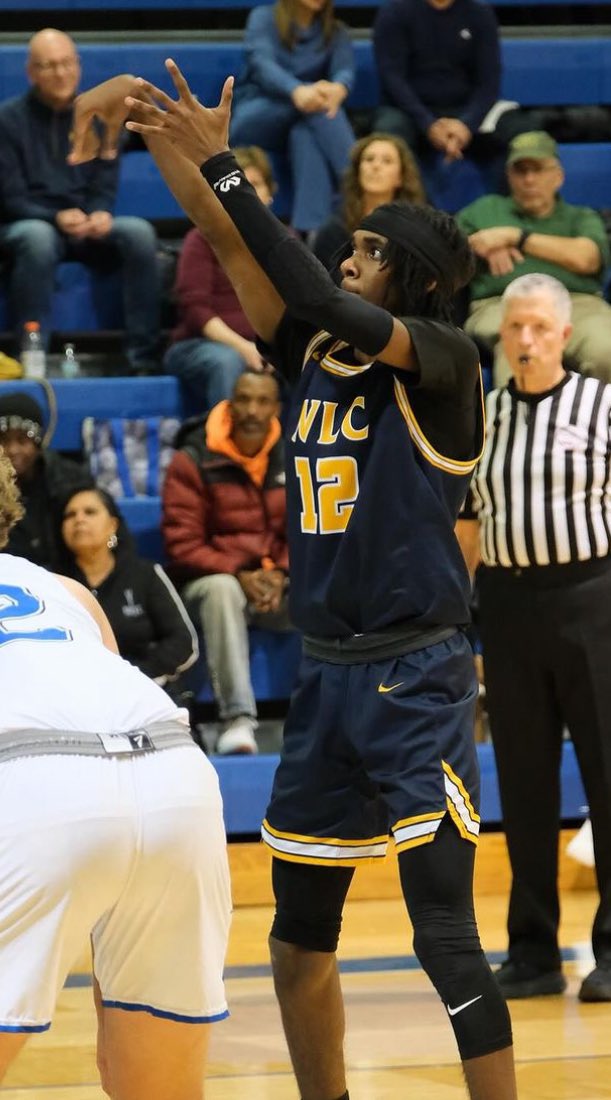 Walled Lake Central Boys Basketball tweet media