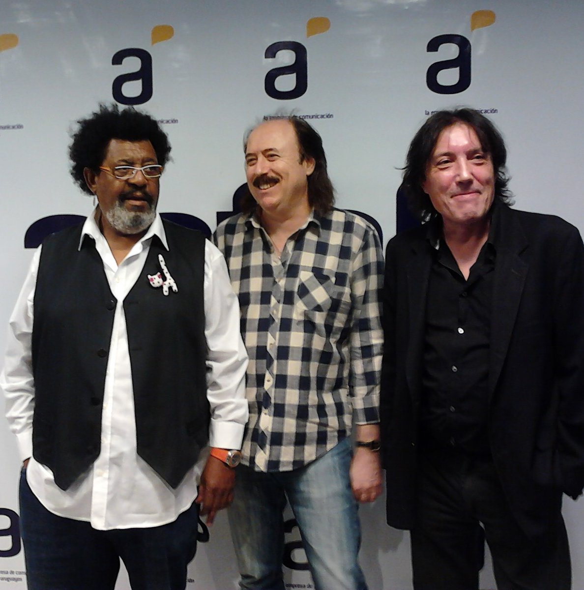 Rada, Roos, Rambao (Buitres)
📌Torre de Antel, Montevideo
📅Noviembre de 2012
📸Archivo