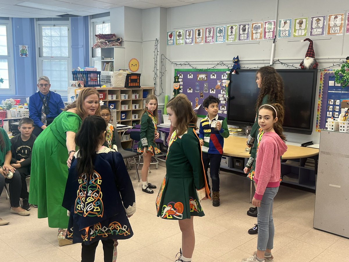 Jackson_Ave's tweet photo. Getting in the st. Patrick’s day spirit @Jackson_Ave with @rise_ja learners! Thank you to our dancers for sharing their love of Irish dancing and teaching us some steps! https://t.co/JBawB4BXg1