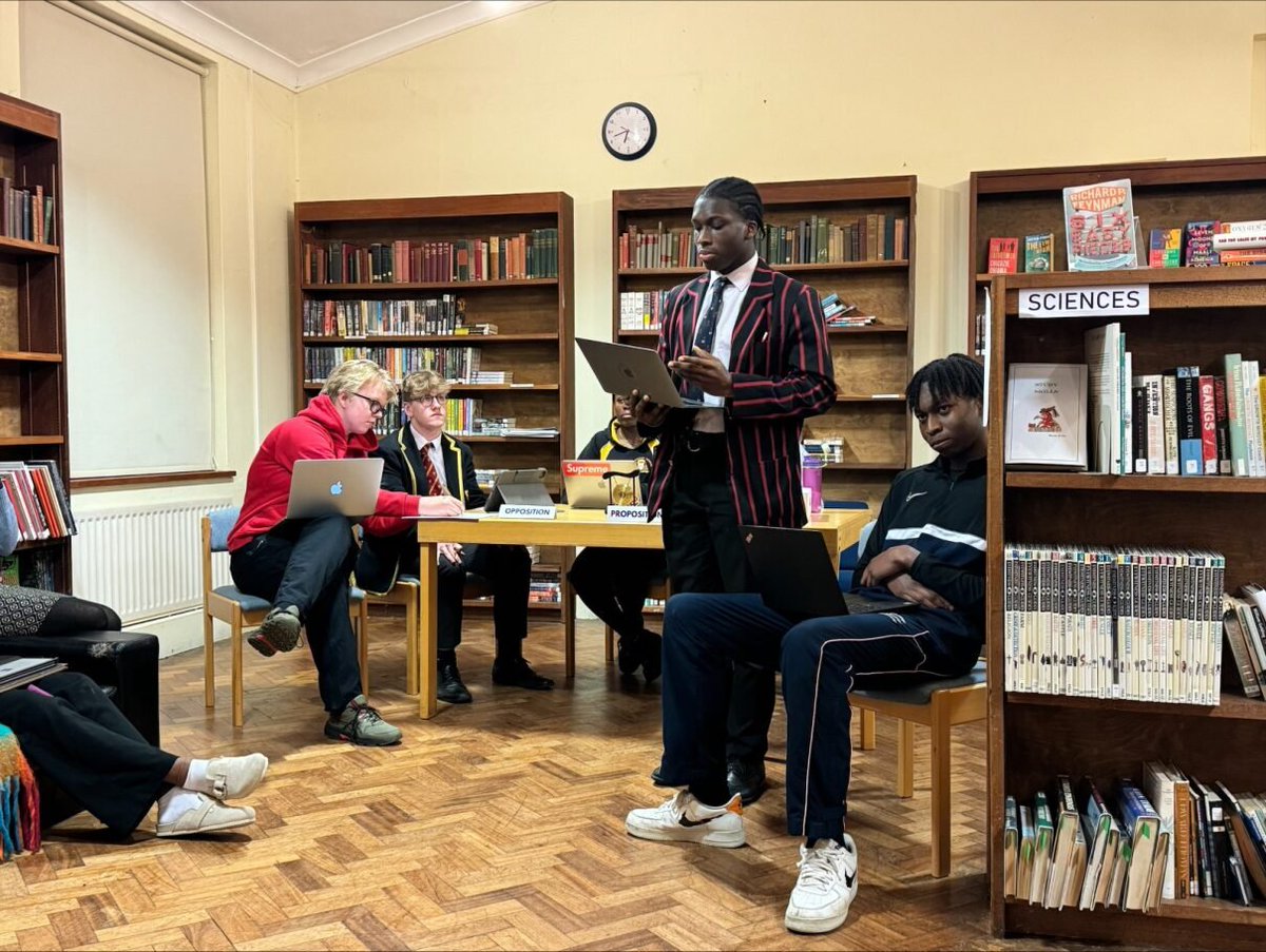 oratoryschool's tweet photo. This week's Adelphi Society motion was 'This House believes that it is time for Britain to abolish its Monarchy'. A highly interesting debate! #OratoryDebating #OratoryConfidence https://t.co/8jxjNpm0hK