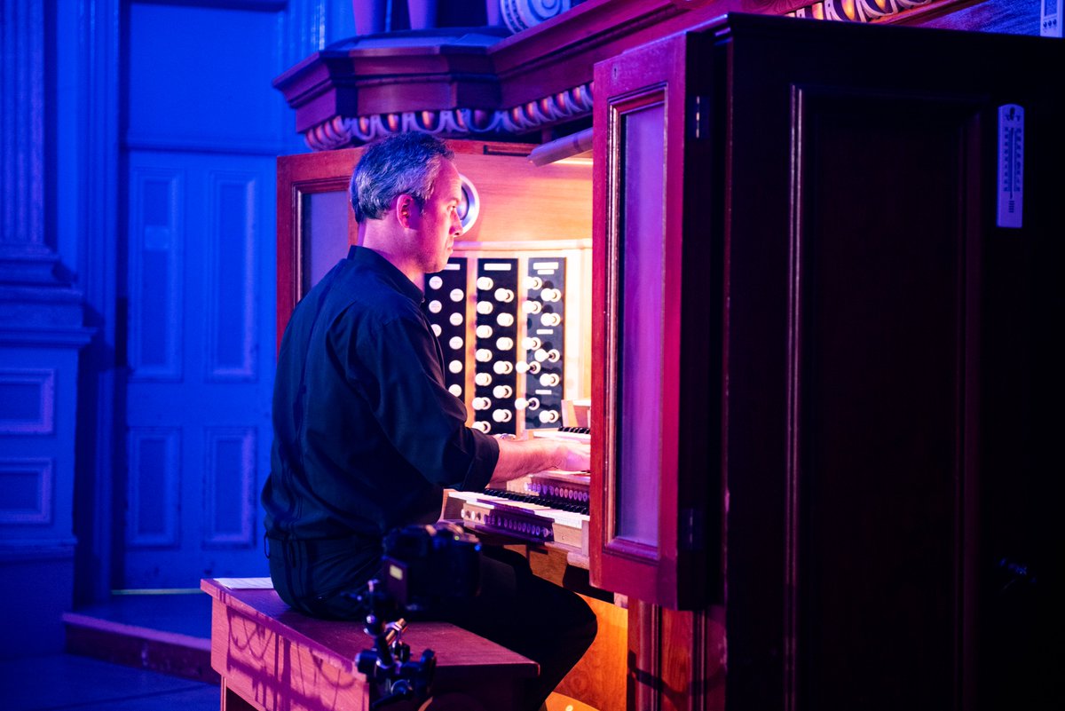 Last summer as part of #KYOM23, Huddersfield Town Hall was taken over by a unique event featuring Arð and @PantheistDoom with Town Hall organist @DCJPipeOrganist. A one-of-a-kind musical experience brought to the region especially for KYOM23.