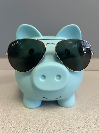 TheDemocrats's tweet photo. Since the @GOP is broke, we thought we’d gift them this piggy bank so they can learn how to save—they’re welcome to pick it up whenever they want. https://t.co/otcyFsOp7c