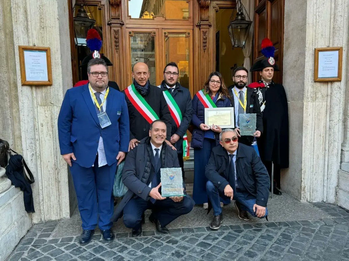 roccofranciosa's tweet image. Grande emozione in #Senato per la nostra #ProLocoBarile rappresentanta dal Presidente Rocco Franciosa e il Sindaco Comune Di #Barile Antonio Murano, per ritirare il Marchio di Qualità #Epli SAGRA D&apos; ECCELLENZA al 《Festival dell&apos; Aglianico del Vulture -  Sagra Tumact Me Tulez》