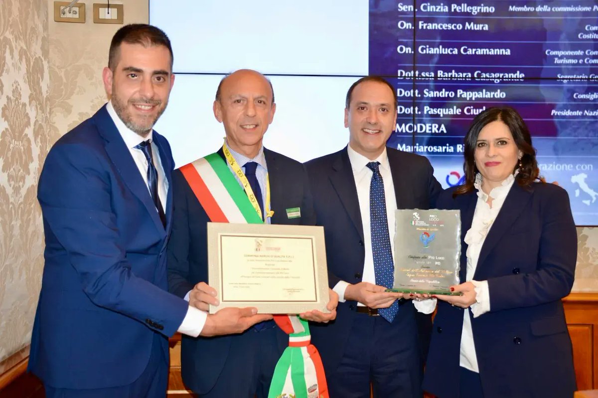 roccofranciosa's tweet image. Grande emozione in #Senato per la nostra #ProLocoBarile rappresentanta dal Presidente Rocco Franciosa e il Sindaco Comune Di #Barile Antonio Murano, per ritirare il Marchio di Qualità #Epli SAGRA D&apos; ECCELLENZA al 《Festival dell&apos; Aglianico del Vulture -  Sagra Tumact Me Tulez》
