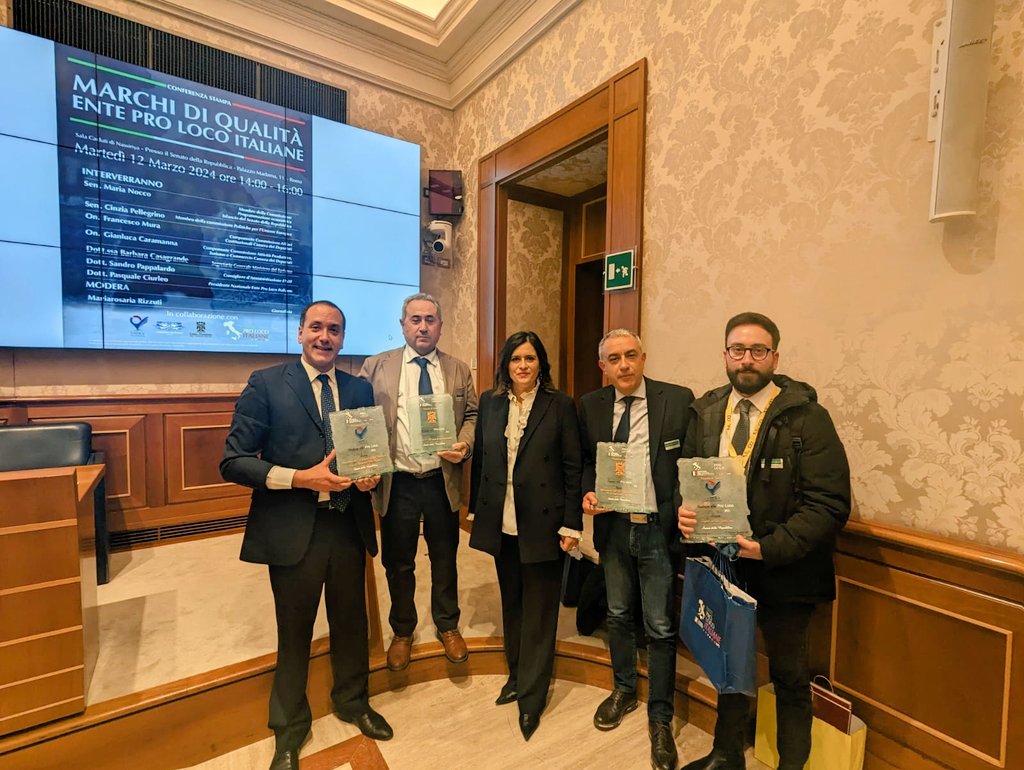 roccofranciosa's tweet image. Grande emozione in #Senato per la nostra #ProLocoBarile rappresentanta dal Presidente Rocco Franciosa e il Sindaco Comune Di #Barile Antonio Murano, per ritirare il Marchio di Qualità #Epli SAGRA D&apos; ECCELLENZA al 《Festival dell&apos; Aglianico del Vulture -  Sagra Tumact Me Tulez》