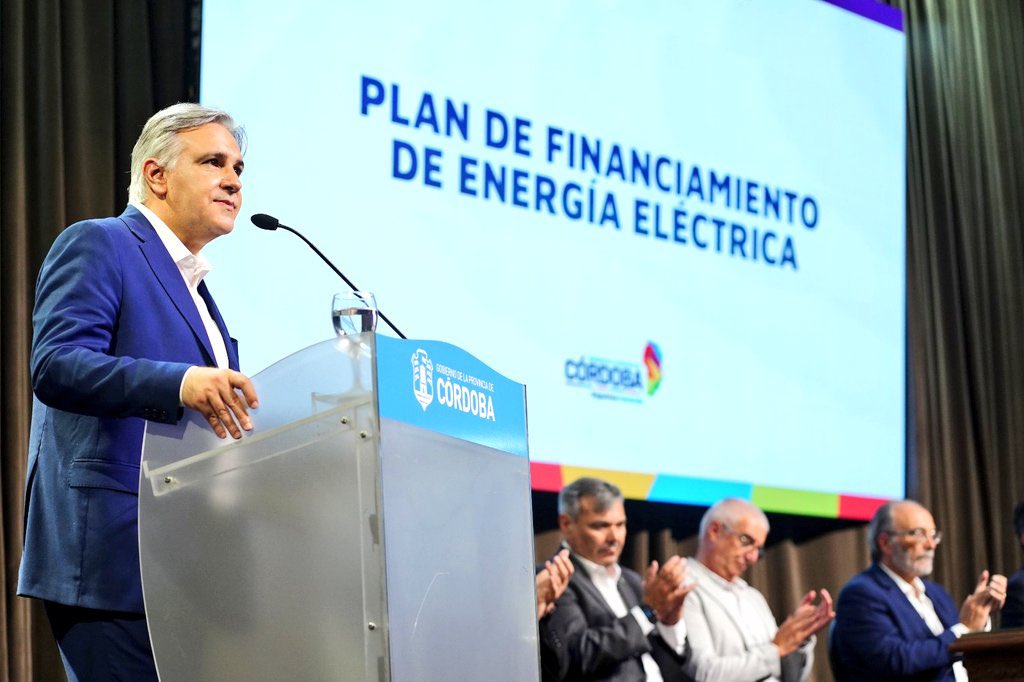 🙌🏼 El gobernador <a href="/MartinLlaryora/">Martín Llaryora</a> encabezó el lanzamiento del Plan de Financiamiento de Energía Eléctrica y anunció facilidades para el pago de las facturas de energía eléctrica.