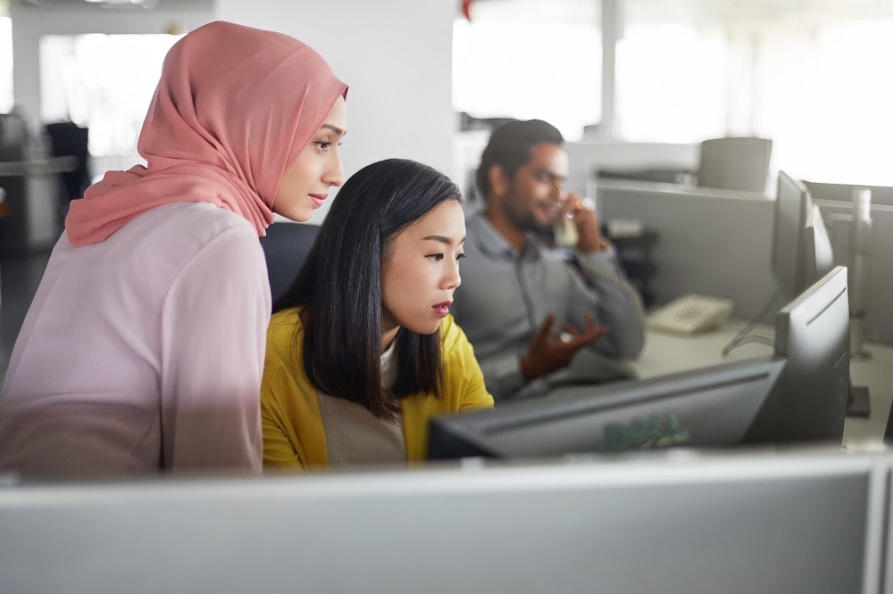 FBILosAngeles's tweet photo. This #NationalForeignLanguageWeek, the #FBILA honors the contributions of our language professionals who provide invaluable cultural expertise and language skills to support the mission of the FBI every day. https://t.co/253v7XVQ8J