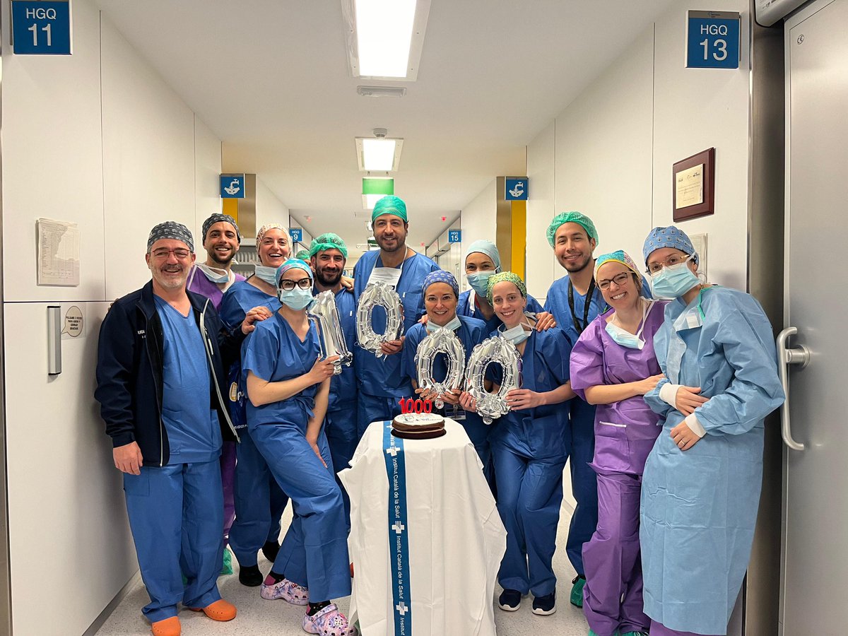 1000 colorectal Robotic surgeries @vallhebron @UABBarcelona THANKS A LOT for the opportunity, trust, and for all the help from our directors, @abexDaVinci , @IntuitiveSurg , and all the nurses involved, anaesthesiologists, surgeons and specially for the patients.