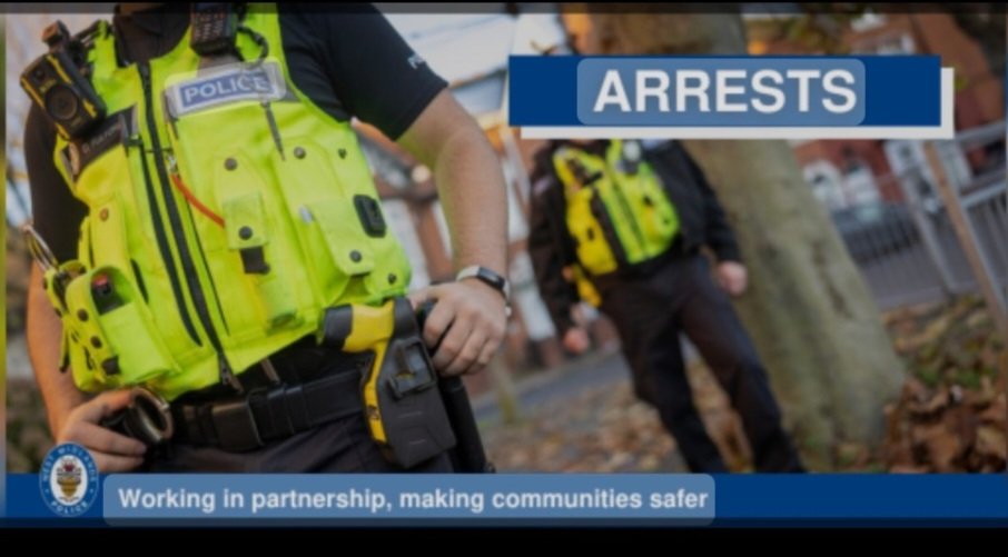 Arrests | Taskforce officers deployed to #KingsHeath in #Birmingham yesterday

Four 16-18 year old males arrested from the High Street after being found with a quantity of Class A &amp;B drugs

A further 16 year old arrested after a footchase and trying to dump a combat knife