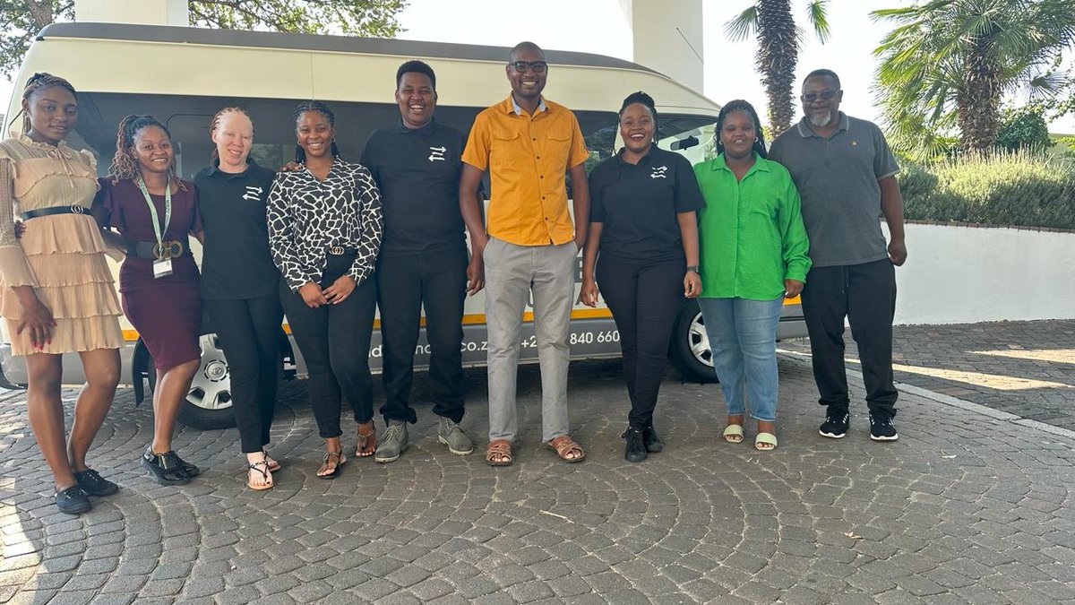 #PhotoSession Before we paused for a group photo at Indaba Hotel-Johannesburg SA, key points discussed is how to strengthen Access to Justice through exchange in Eastern & Southern Africa. Great thanks to @Norecno, @AfricanJurists, @FHRI2, and @ICJKenya. #JusticeThruExchange