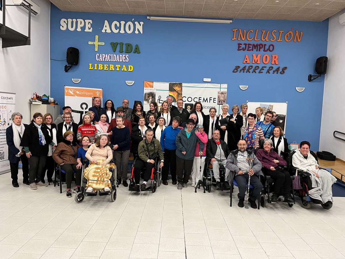 #Voluntariado 
Hemos disfrutado de una maravillosa actividad de #SemanaSanta gracias a la Cofradía de la Soledad y Santo Entierro. Gracias por  tanto arte. 
El proyecto #CAPACITATE XI está financiado por la Consejería de Sanidad y Servicios Sociales de la #JuntaExtremadura.