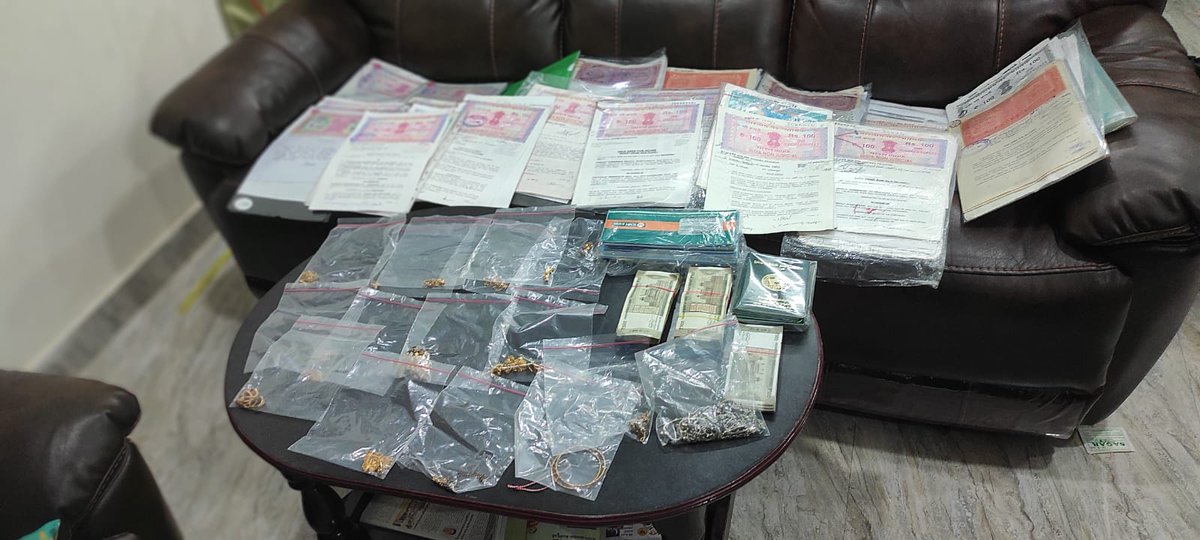sudhakarudumula's tweet photo. Big Fish in ACB net

ACB raids uncovers assets worth ₹3.2 crores linked to Tahsildar(MRO) in Karimnagar.

Markala Rajani, Tahsildar and Joint Sub-registrar of Jammikunta Mandal, Karimnagar, booked by the Anti-Corruption Bureau for acquiring assets through corrupt practices.

ACB conducted raids on Wednesday at Rajani's house and five other places belonging to her relatives, associates and benami houses.

ACB found

Net Cash of  ₹1.5 lakh 

Bank balance ₹25.7 lakh

Gold ornaments weighing 1462 grams

House hold articles worth ₹9 lakhs

Vehicles worth ₹31 lakhs 

7 Acres of Agricultural land worth ₹55 lakhs

22 Open plot documents worth ₹21 lakhs

Documents of advance payment agreements were found for the purchase of three properties worth ₹50 lakhs

The market value is expected to be much Higher than the official value.

ACB stated that total assets are estimated to be about ₹3,20,16,915.

#Telanagana #ACB