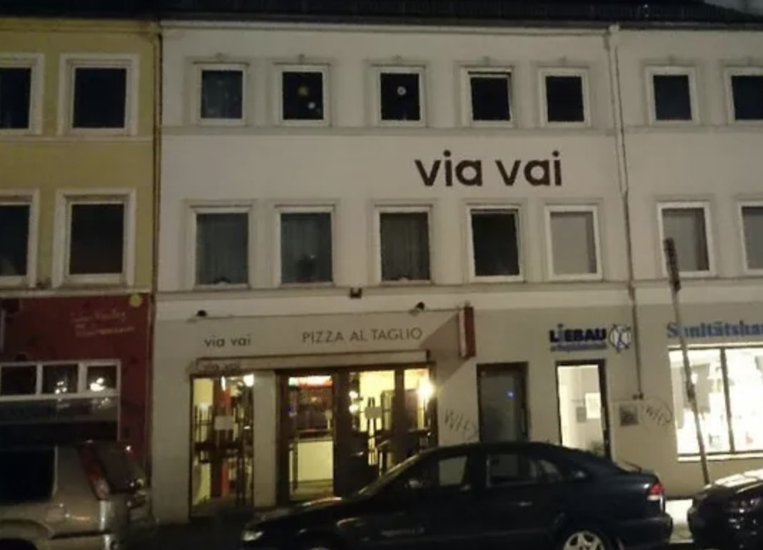 Pizza-Tipp Hamburg: Via Vai Pizza Al Taglio - Bahrenfelderstraße

Da bin ich sehr gerne. Pizzastücke nach Wunschgröße und Gewicht. 

#Pizza #Hamburg #Ottensen