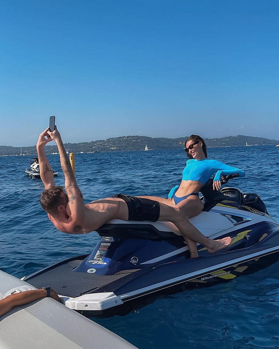 me and who (@meandwh) on Twitter photo 